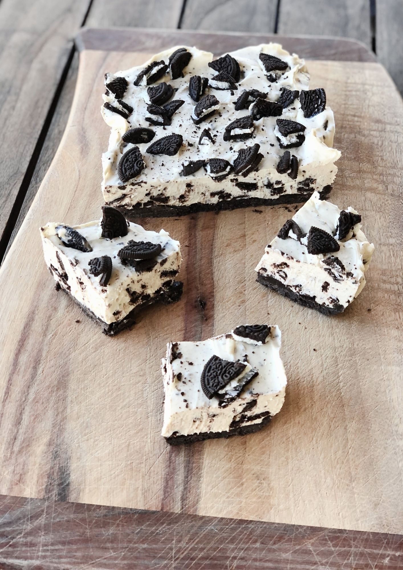 Oreo Cheesecake Slice